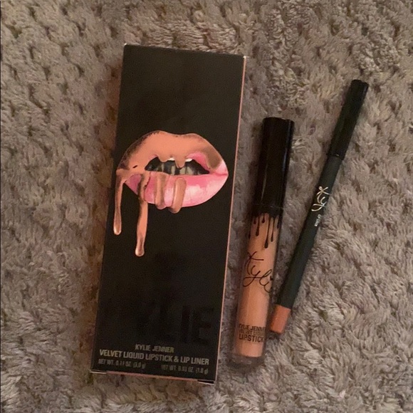 Kylie Jenner Velvet Liquid Lipstick & Lip Liner